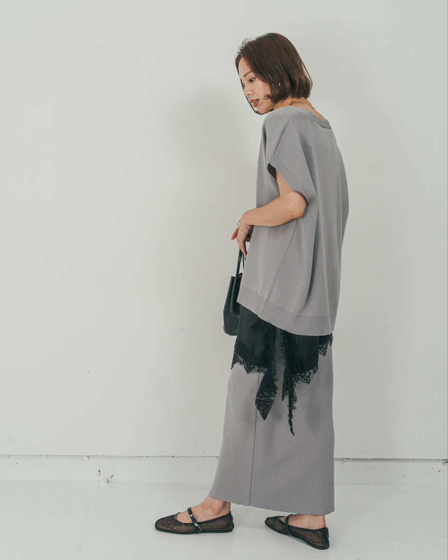 ［SET］VネックRelaxニットベスト + サテンアシメ レースキャミ + Relax Knit ストレートスカート（3SET）