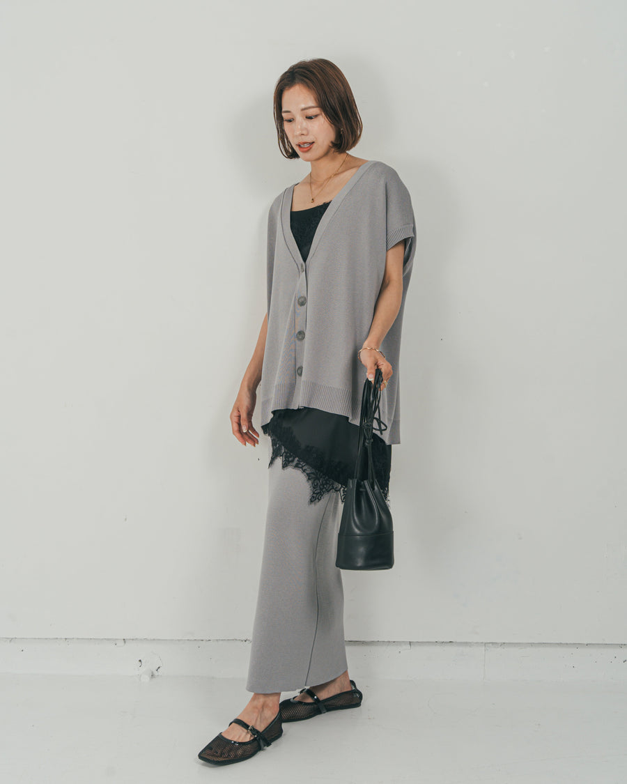 ［SET］VネックRelaxニットベスト + サテンアシメ レースキャミ + Relax Knit ストレートスカート（3SET）