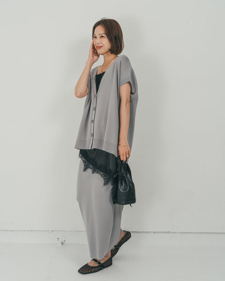 ［SET］VネックRelaxニットベスト + サテンアシメ レースキャミ + Relax Knit ストレートスカート（3SET）