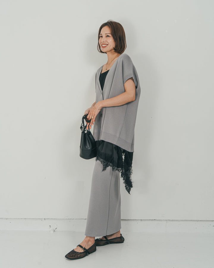［SET］VネックRelaxニットベスト + サテンアシメ レースキャミ + Relax Knit ストレートスカート（3SET）