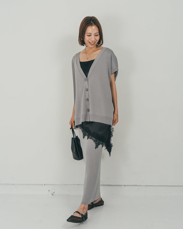 ［SET］VネックRelaxニットベスト + サテンアシメ レースキャミ + Relax Knit ストレートスカート（3SET）