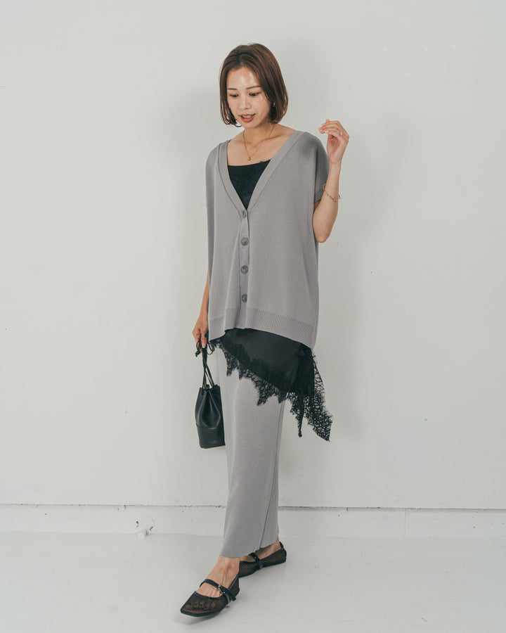 ［SET］VネックRelaxニットベスト + サテンアシメ レースキャミ + Relax Knit ストレートスカート（3SET）
