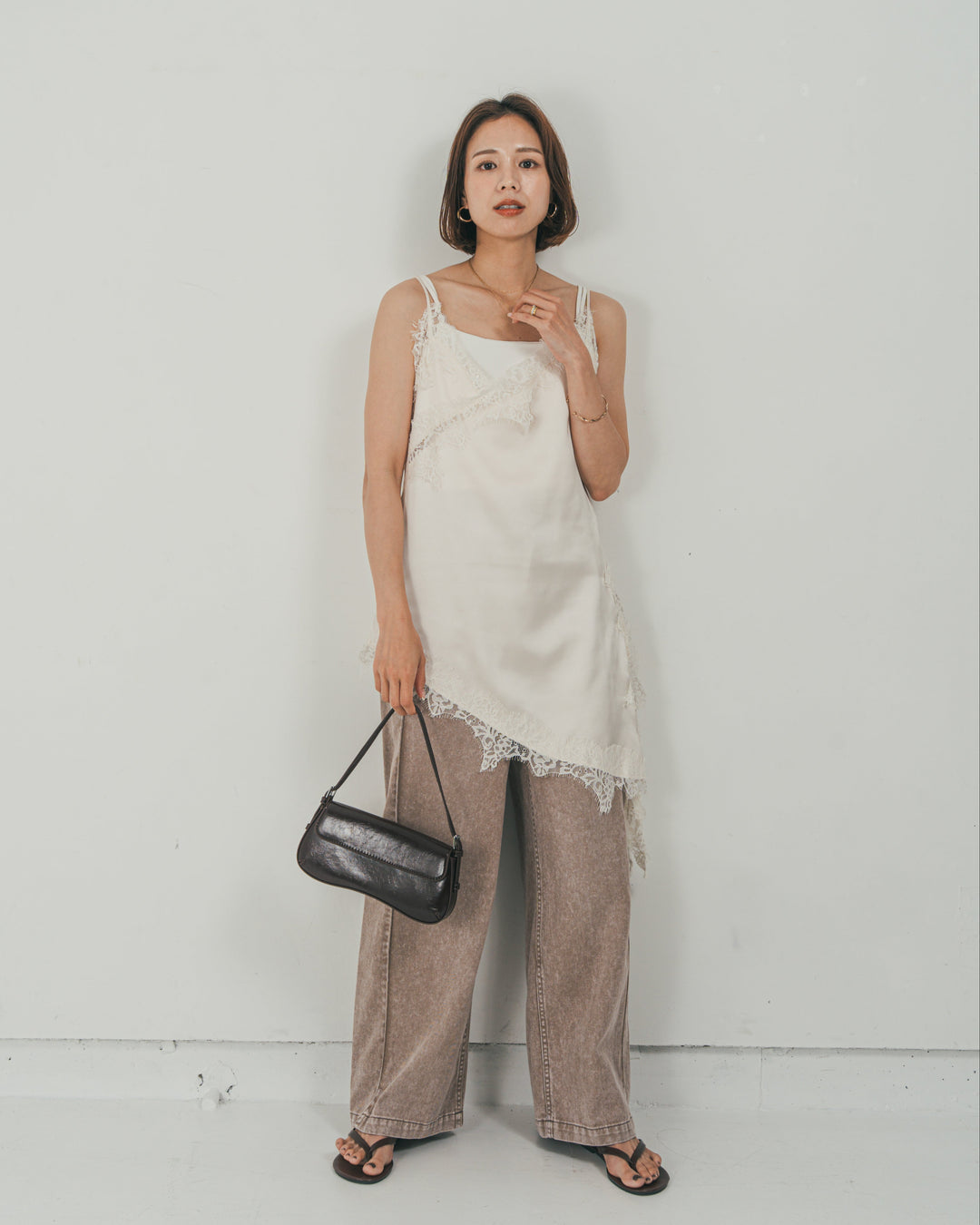［SET］サテンアシメ レースキャミ + 10oz サイドタック リラックスデニムパンツ（2SET）