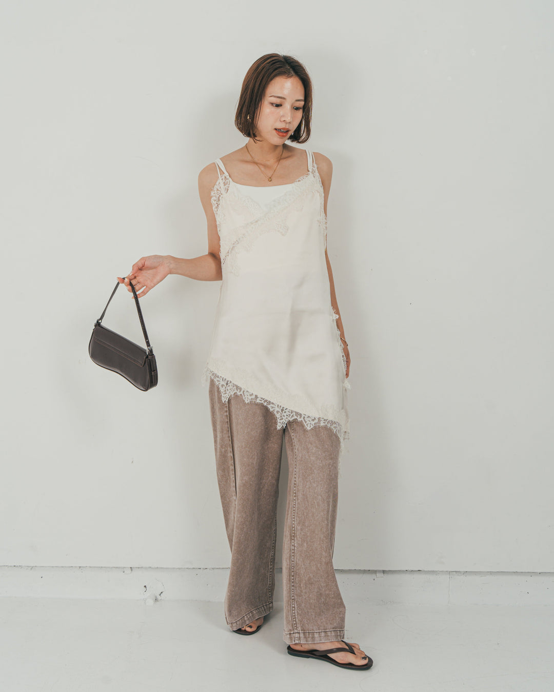 ［SET］サテンアシメ レースキャミ + 10oz サイドタック リラックスデニムパンツ（2SET）