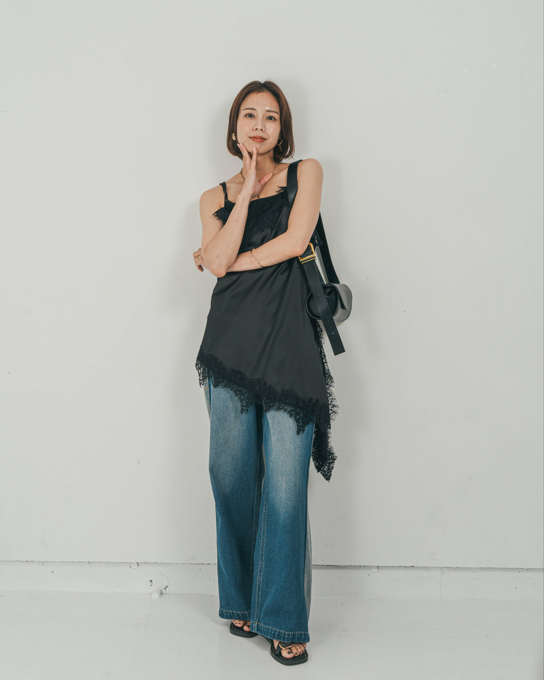 ［SET］サテンアシメ レースキャミ + 10oz サイドタック リラックスデニムパンツ（2SET）