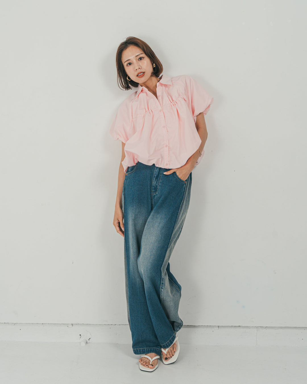 ［SET］バルーンShirringハーフスリーブシャツ + 10oz サイドタック リラックスデニムパンツ（2SET）