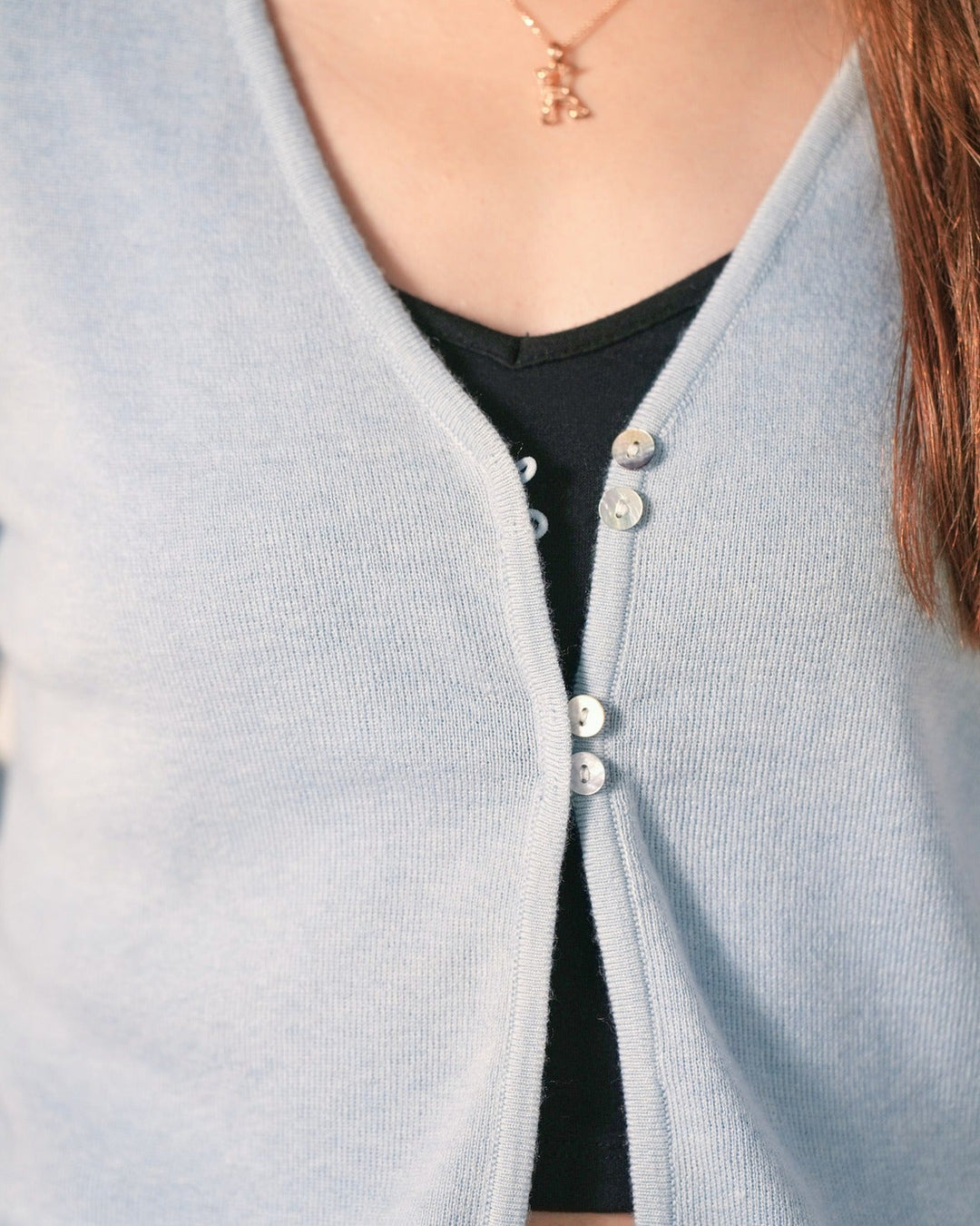 【新品 / キャリー品】ソフトVネックニットカーディガン