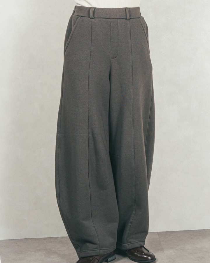 Relax 裏起毛カーブパンツ (CHARCOAL GRAY)