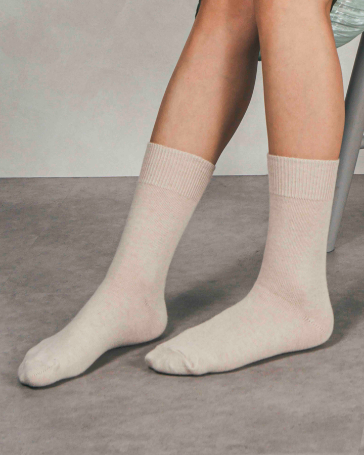 ［SET］ボリュームフリンジ Shaggyマフラー+Cozyアンゴラ混ソックス（2SET）