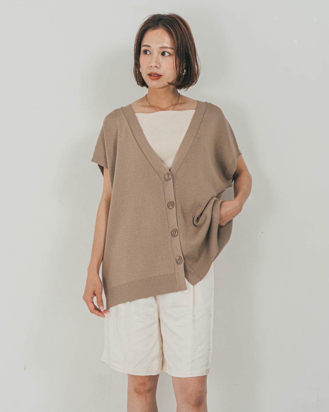 ［SET］VネックRelaxニットベスト + Vintageサテン　ハーフパンツ（2SET）
