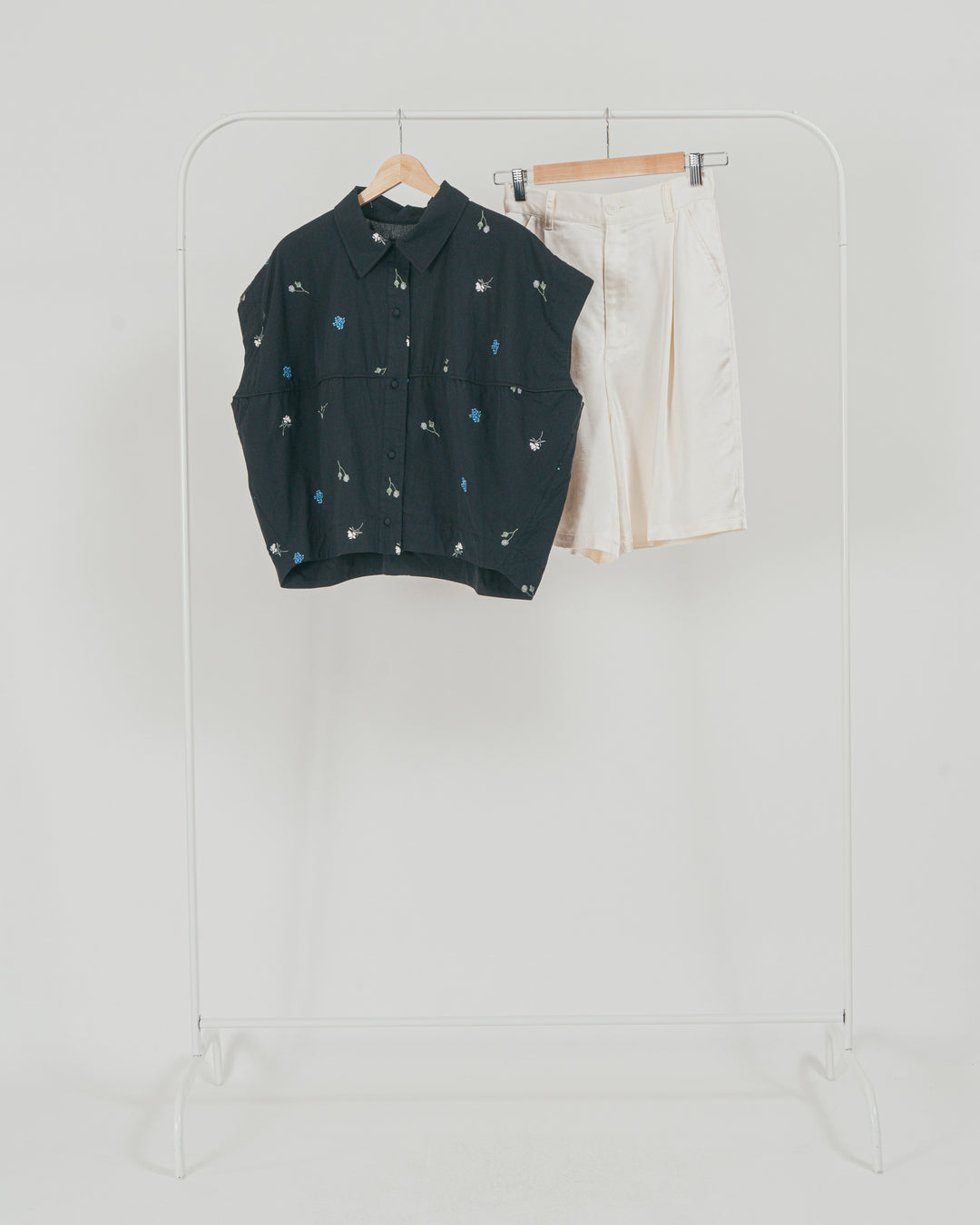 ［SET］Flower刺繍コクーンシャツ + Vintageサテン　ハーフパンツ（2SET）