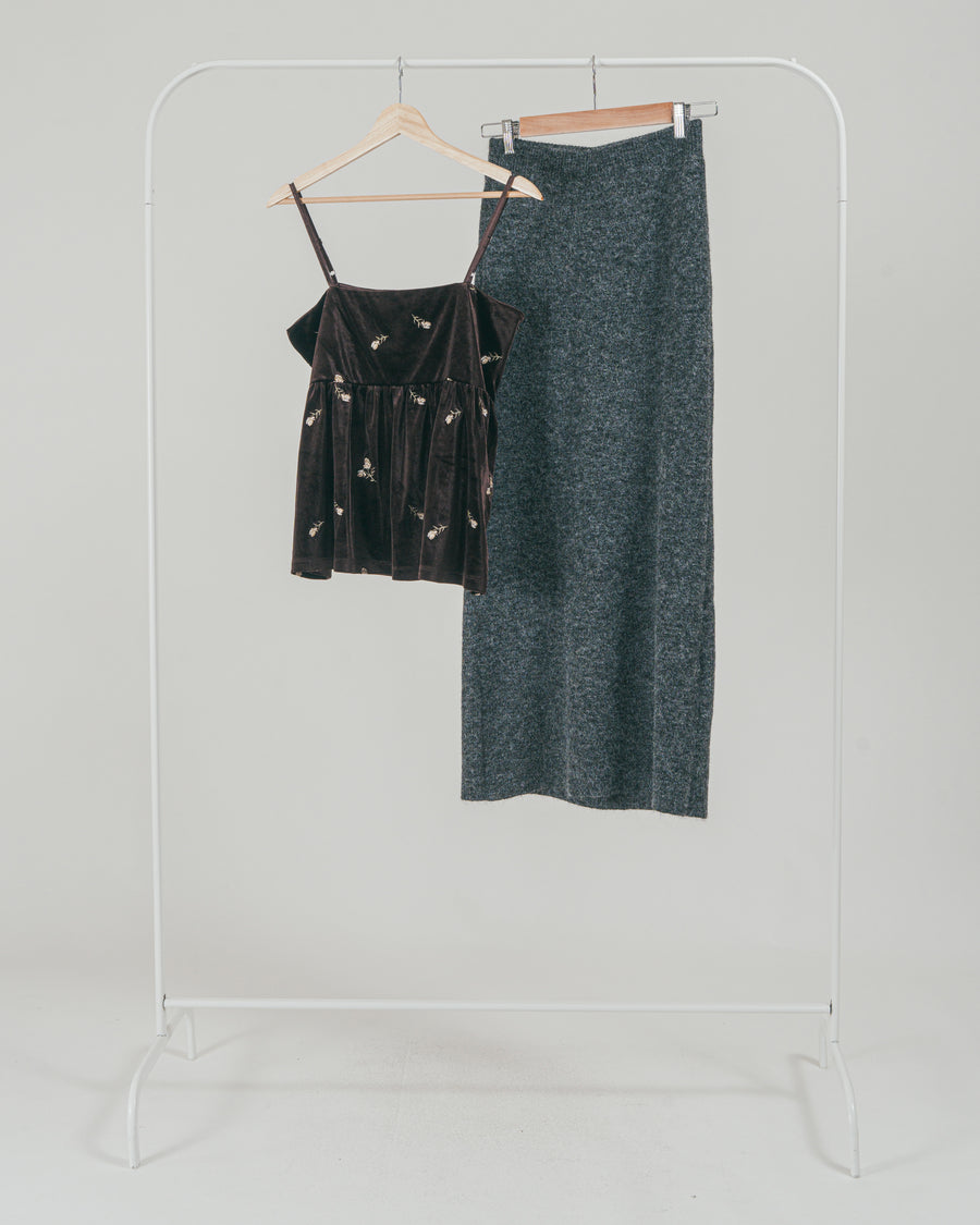 ［SET］Flower刺繍 ベロアペプラムキャミ + モヘア Narrowニットスカート（2SET）