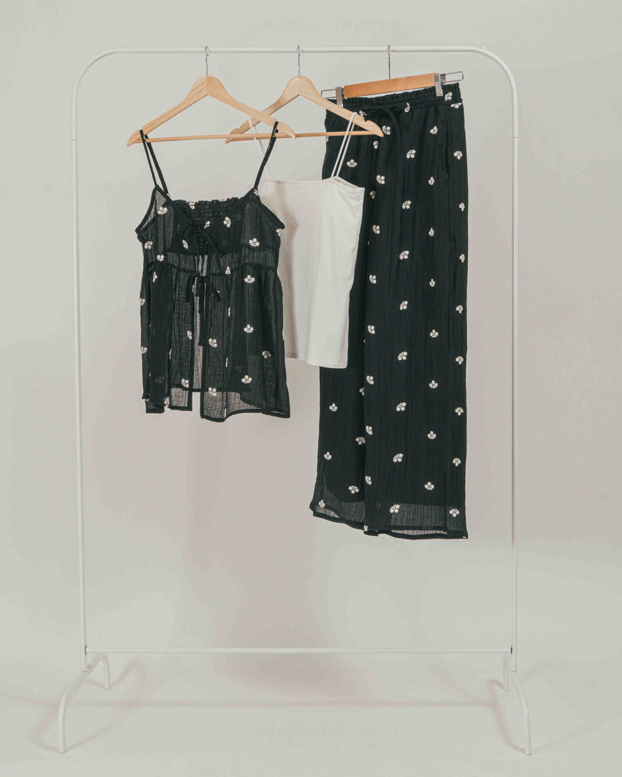 ［SET］フロントリボン刺繍 Veilキャミ + 刺繍 Veilロングパンツ + 【接触冷感・UVカット・防臭】カップ付きリブキャミ（3SET）