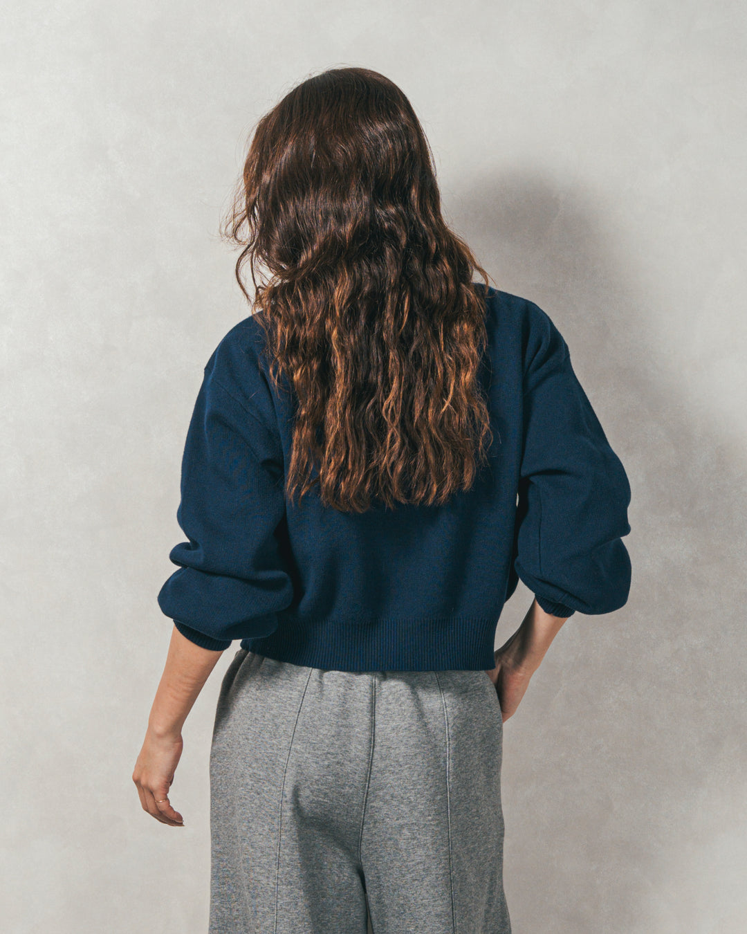 ［SET］スウェットライクロゴ刺繍ニット+Relax 裏起毛カーブパンツ（2SET）