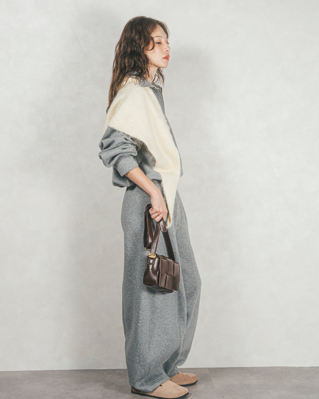 Relax 裏起毛カーブパンツ (CHARCOAL GRAY)