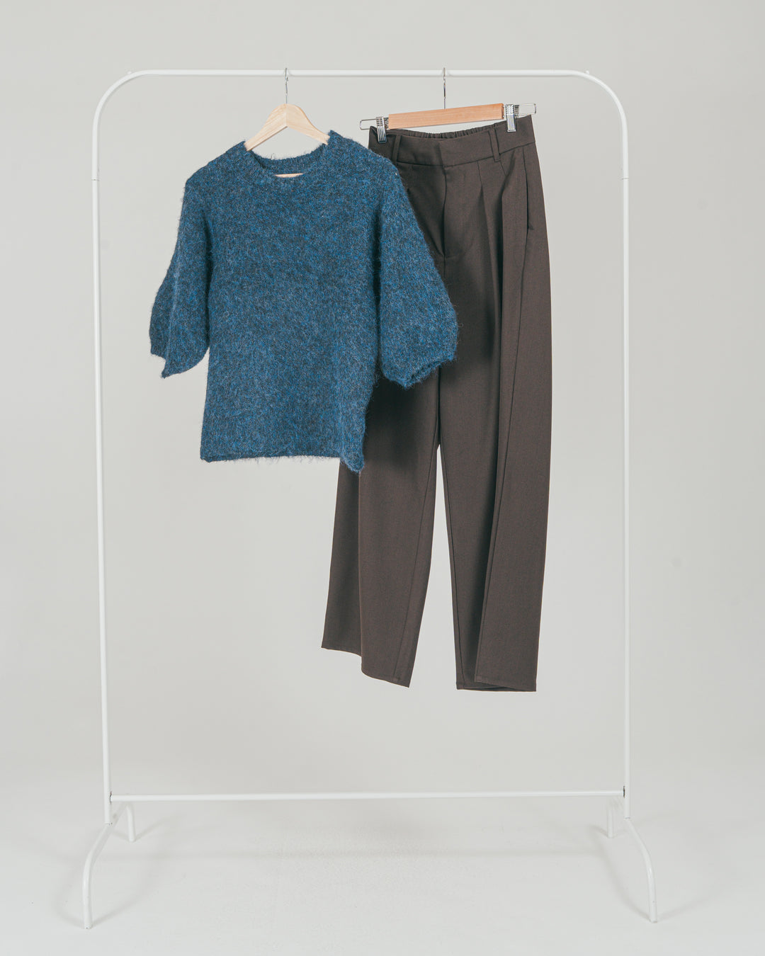 ［SET］フェザータッチハーフスリーブニット + ダブルタック ハイウエストワイドパンツ（2SET）