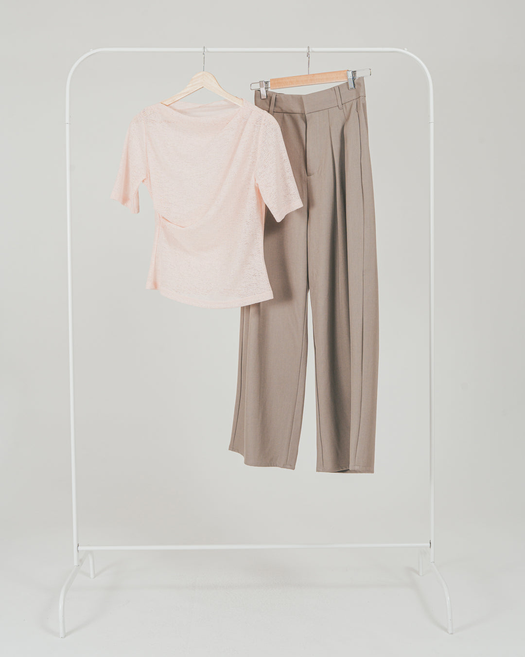 ［SET］カットレース ドレープTee + ダブルタック ハイウエストワイドパンツ（2SET）