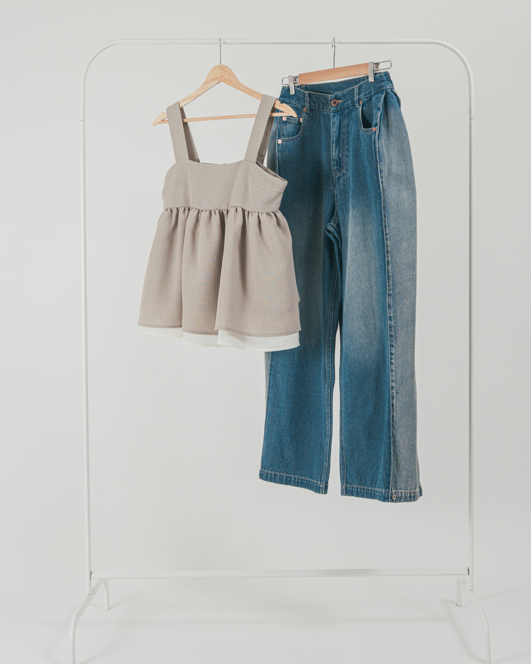 ［SET］スラブTweedバイカラーティアードキャミ + 10oz サイドタック リラックスデニムパンツ（2SET）