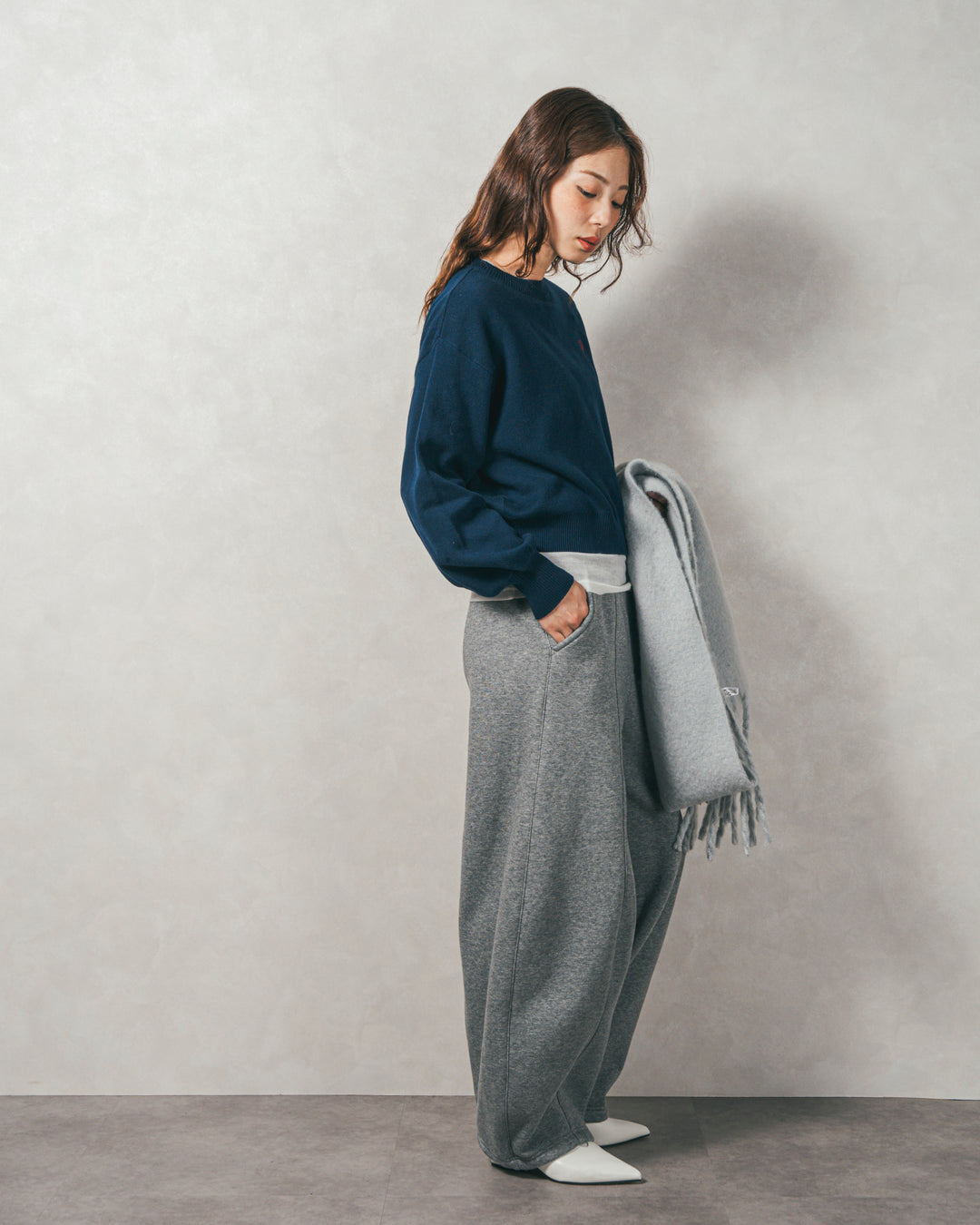 ［SET］スウェットライクロゴ刺繍ニット+Relax 裏起毛カーブパンツ（2SET）