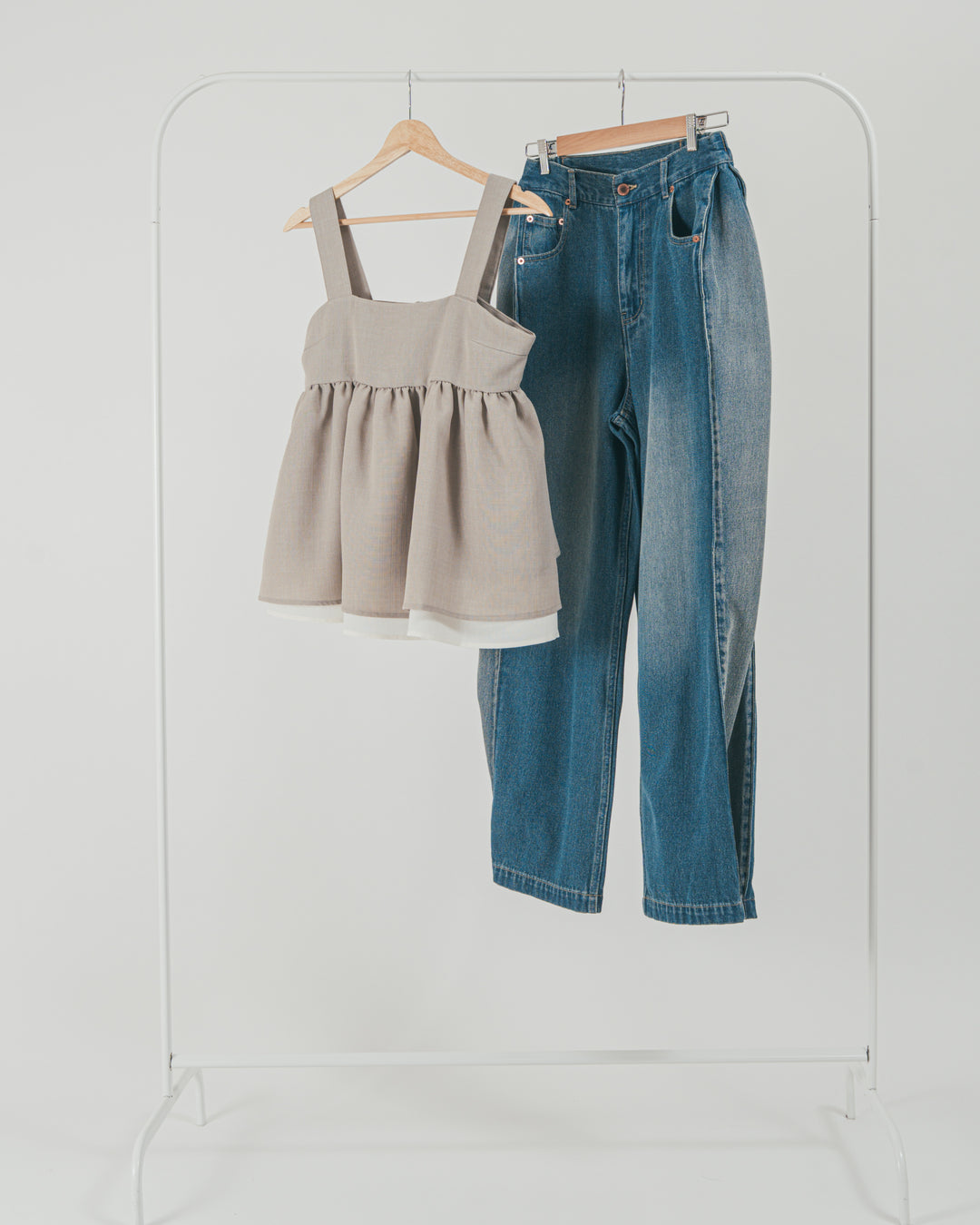 ［SET］スラブTweedバイカラーティアードキャミ + 10oz サイドタック リラックスデニムパンツ（2SET）