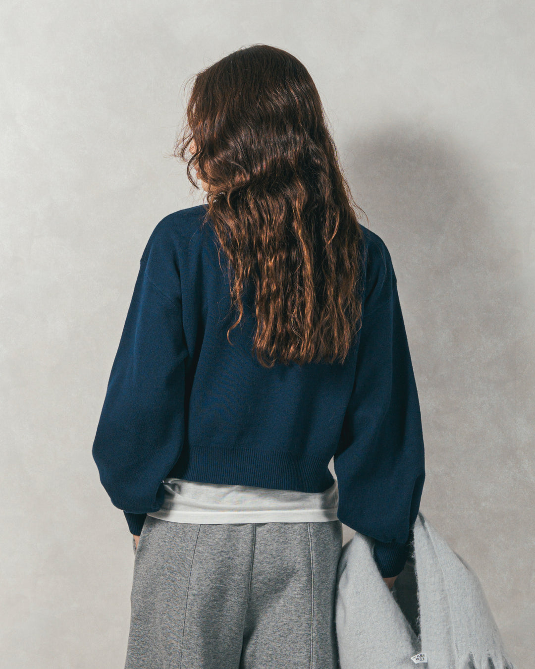 ［SET］スウェットライクロゴ刺繍ニット+Relax 裏起毛カーブパンツ（2SET）