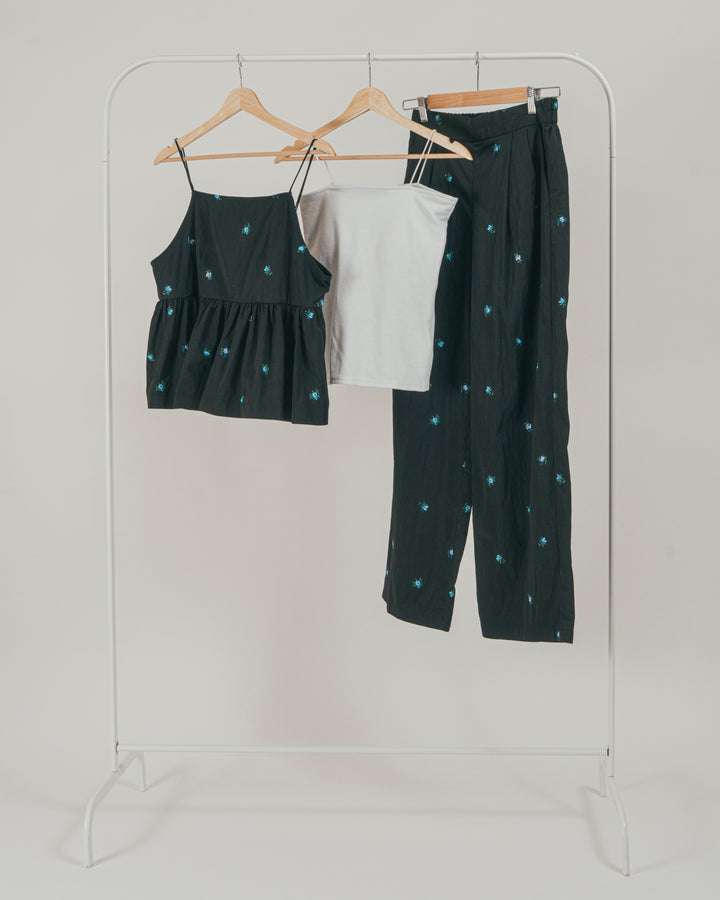 ［SET］Flower刺繍　ボリュームキャミ + Flower刺繍　タックパンツ + カップ付きカットリブキャミ（3SET）