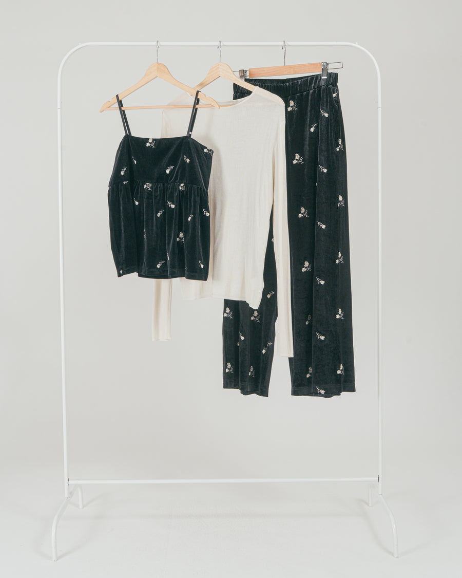［SET］Flower刺繍 ベロアペプラムキャミ + Flower刺繍 ベロアパンツ + ボートネックSheerリブニット（3SET）