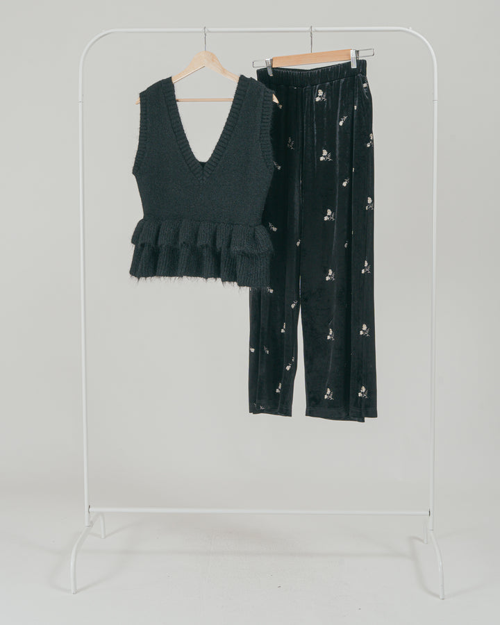 ［SET］2Way モヘアダブルFrillベスト + Flower刺繍 ベロアパンツ（2SET）