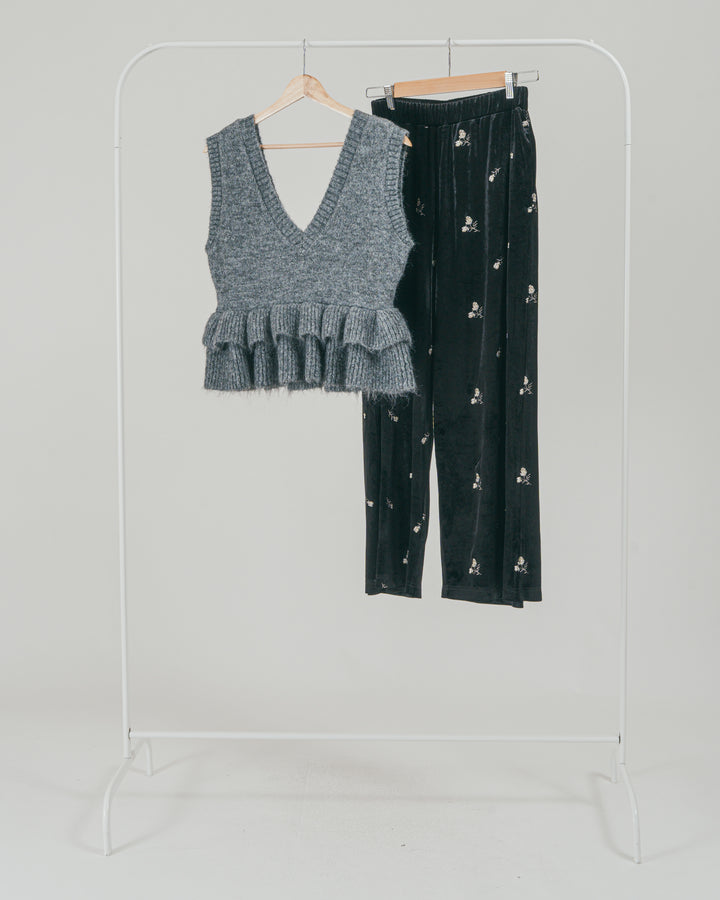 ［SET］2Way モヘアダブルFrillベスト + Flower刺繍 ベロアパンツ（2SET）