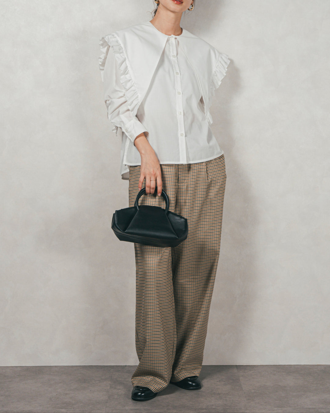 ［SET］2WAYビッグフリルカラーブラウス+Effortless チェックタックパンツ（2SET）