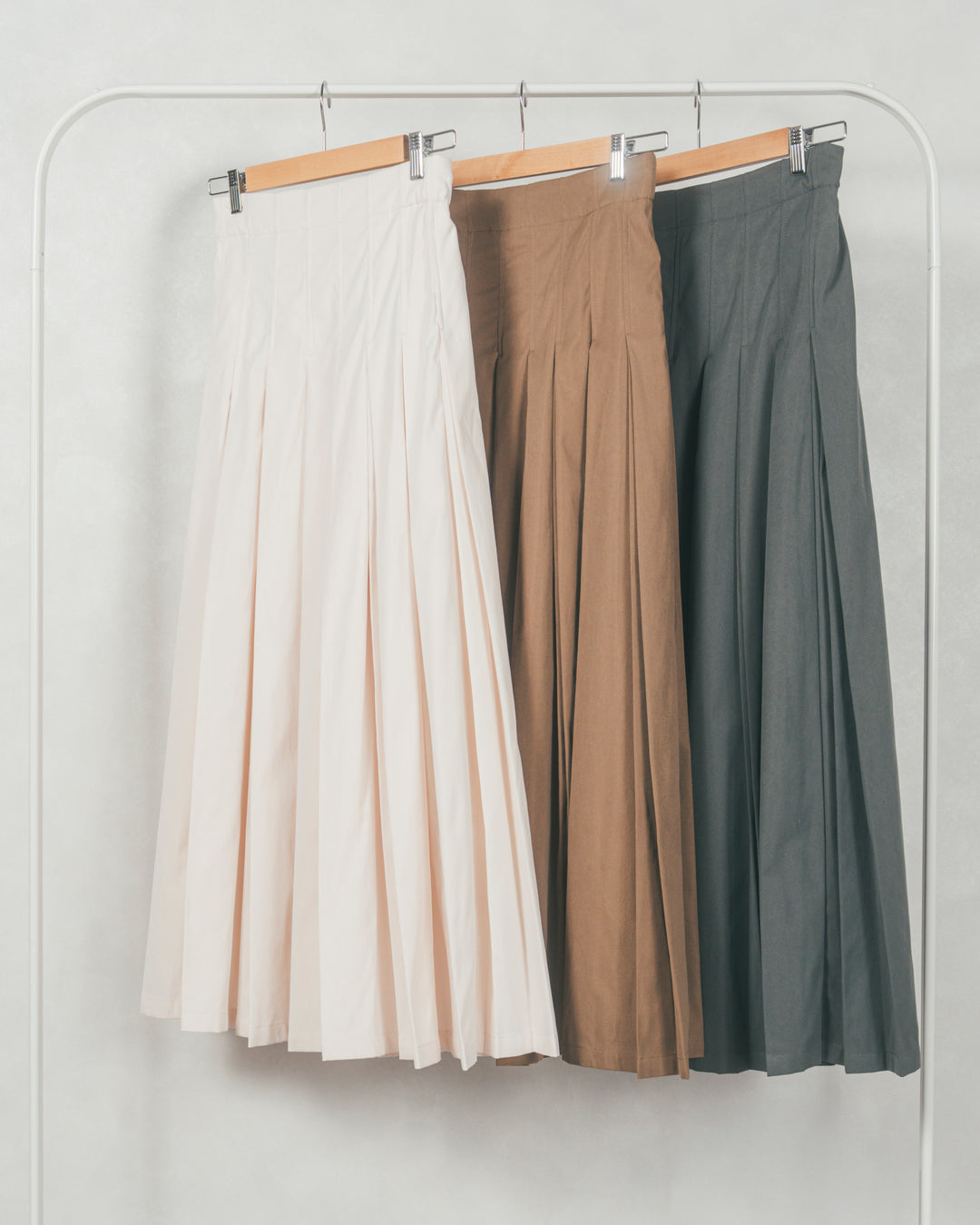 ［SET］リンキングデザイン リラックスニット+W-Tuckプリーツロングスカート（2SET）