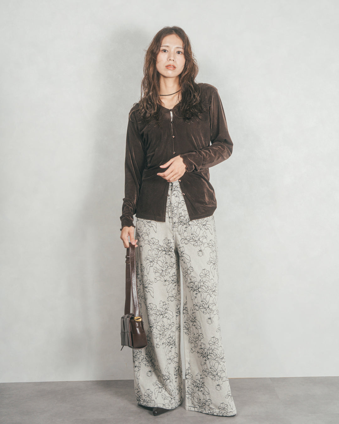 ベロア Vネックカーディガン (BROWN)