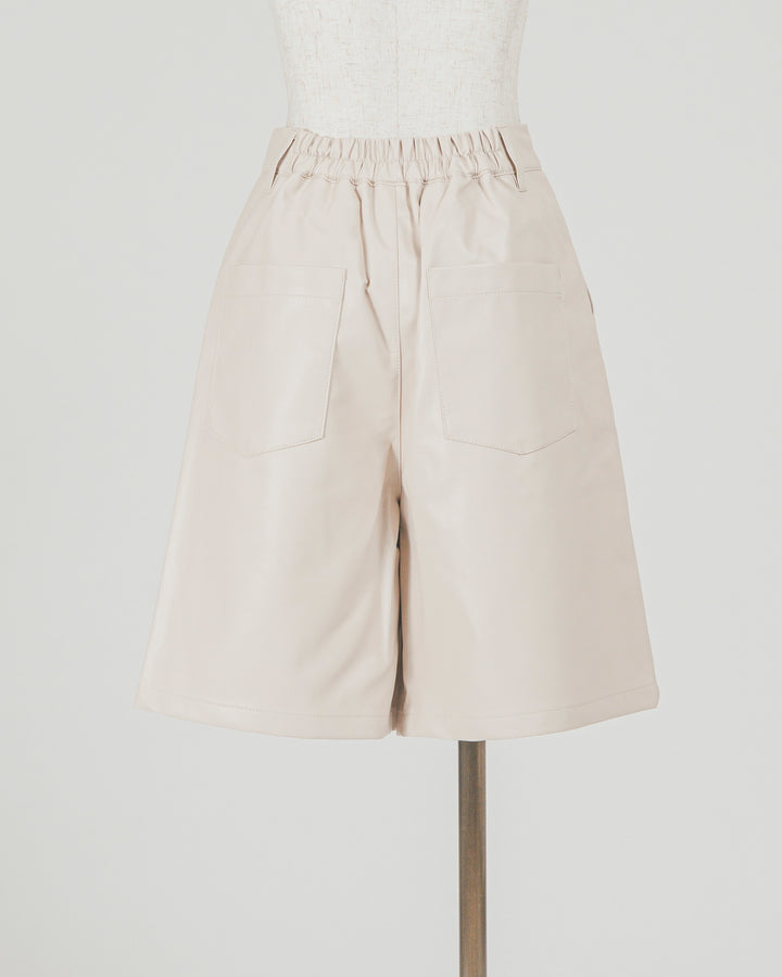 ［SET］フェザータッチハーフスリーブニット + レザーライクハーフパンツ（2SET）