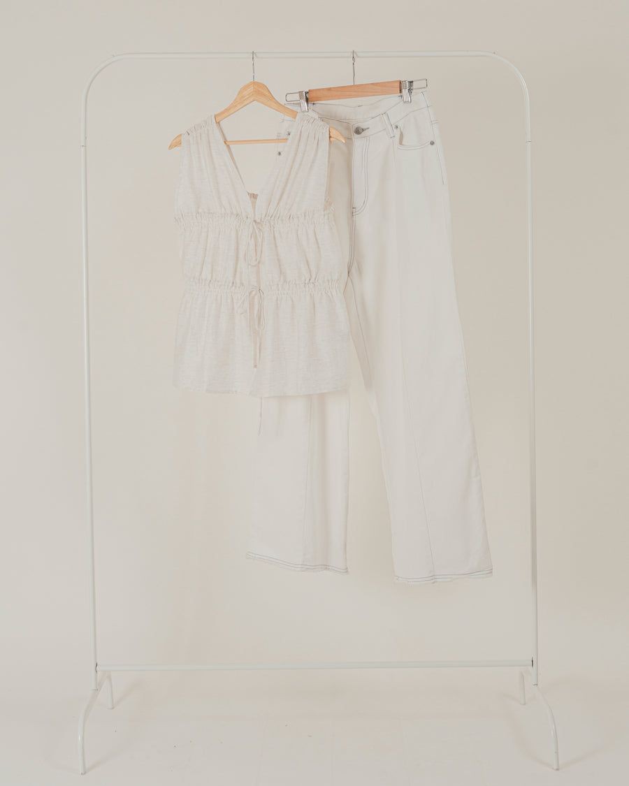 ［SET］リネンタッチShirringリボンブラウス + 10oz ニュアンスバイカラー リラックスワイドデニム（2SET）