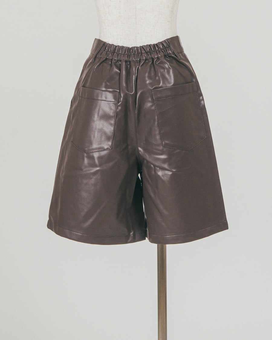 ［SET］フェザータッチハーフスリーブニット + レザーライクハーフパンツ（2SET）