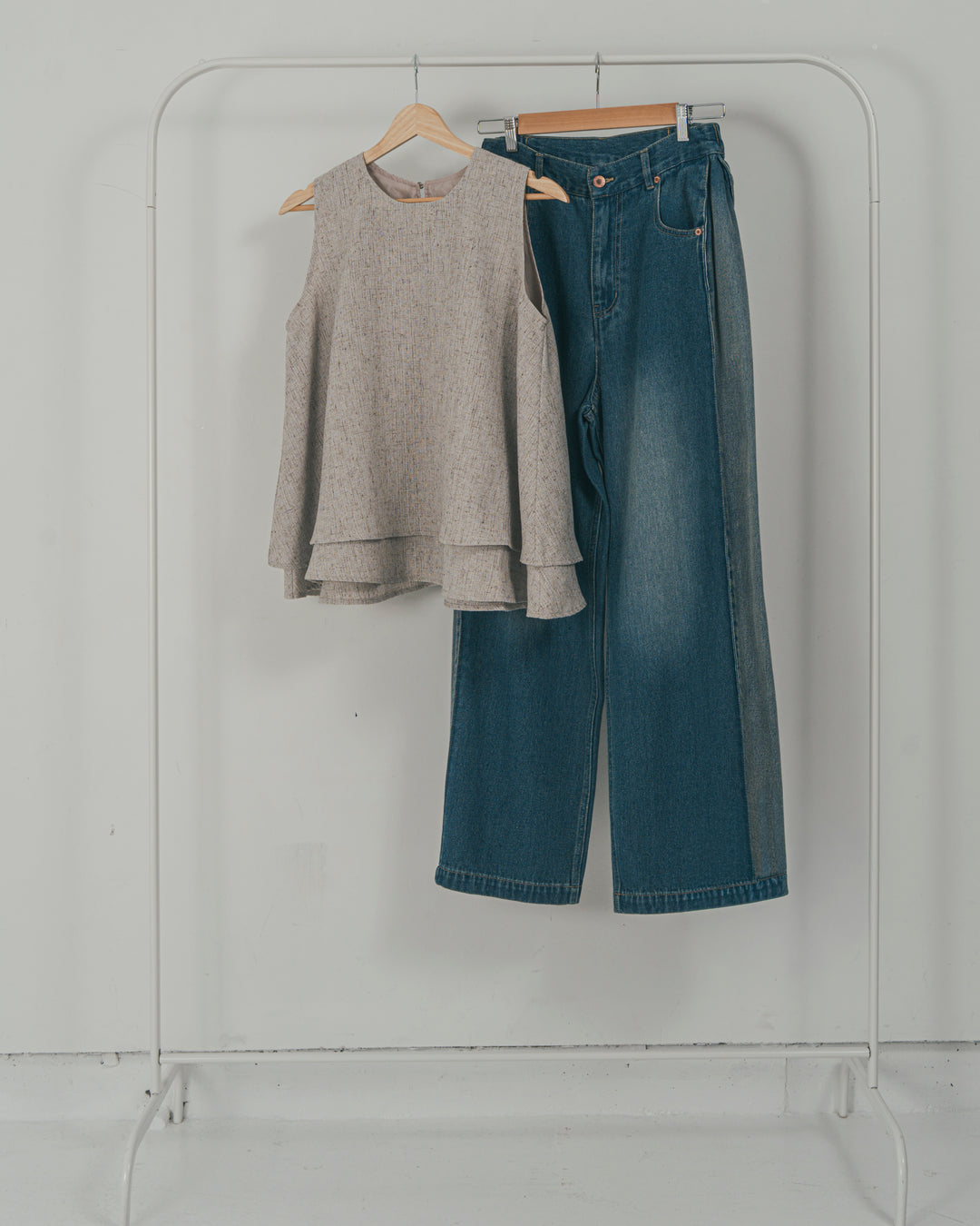 ［SET］Tweedノースリティアードタンクトップ + 10oz サイドタック リラックスデニムパンツ（2SET）
