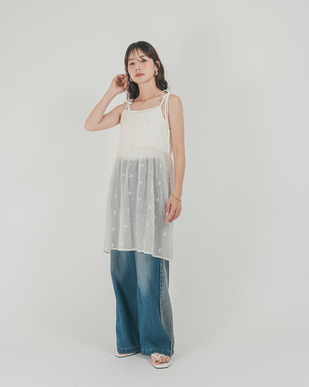 ［SET］ショルダーリボン刺繍Veilキャミ + 10oz サイドタック リラックスデニムパンツ（2SET）