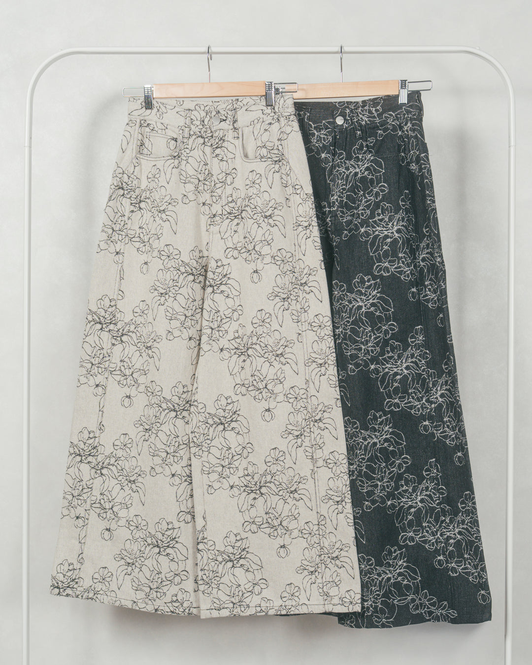 ［SET］ベロア Vネックカーディガン+フラワージャガードデニム（2SET）