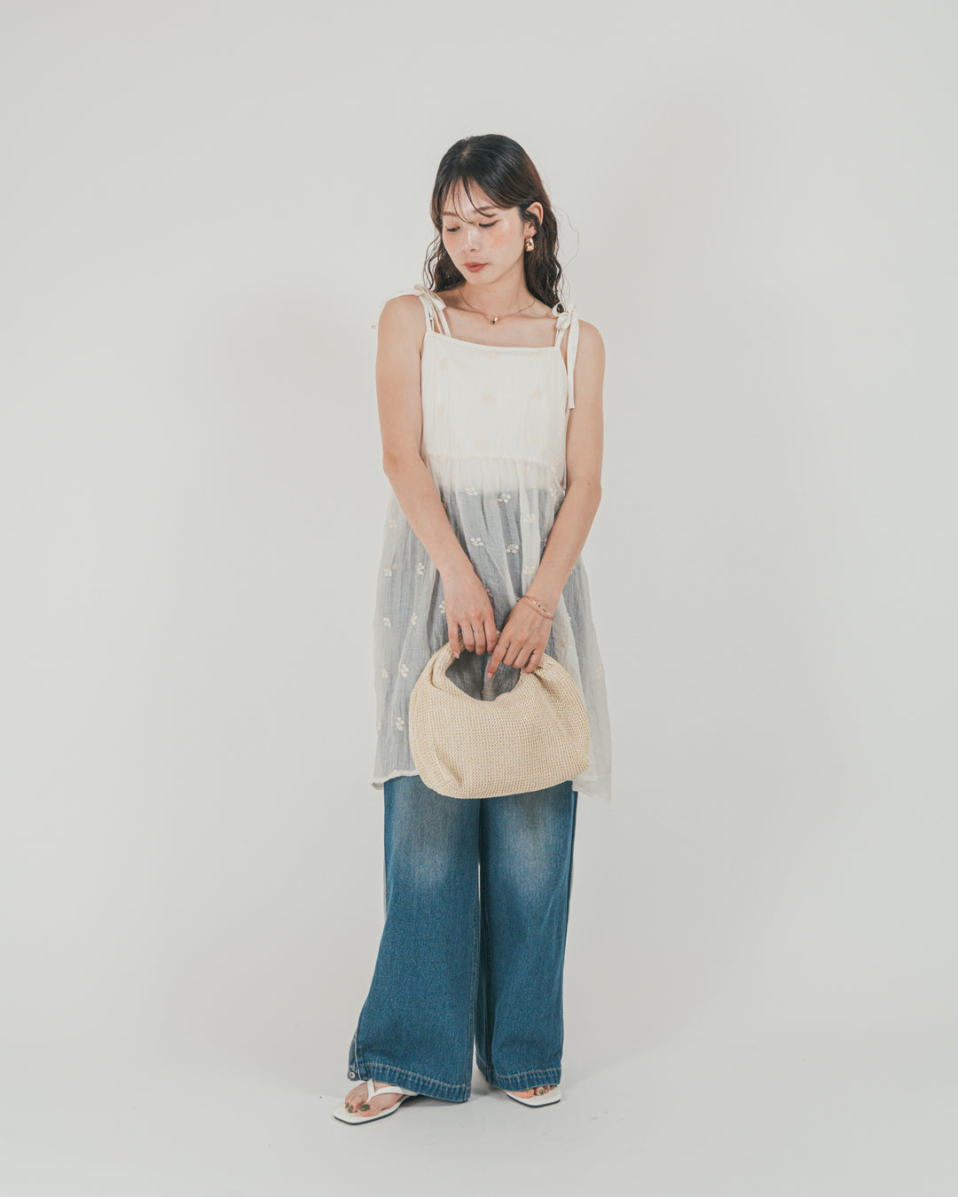 ［SET］ショルダーリボン刺繍Veilキャミ + 10oz サイドタック リラックスデニムパンツ（2SET）