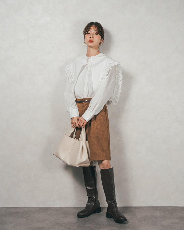 ［SET］2WAYビッグフリルカラーブラウス+スウェードライクハーフパンツ（2SET）