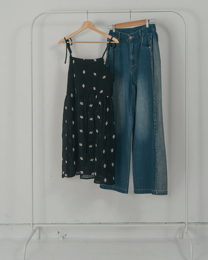 ［SET］ショルダーリボン刺繍Veilキャミ + 10oz サイドタック リラックスデニムパンツ（2SET）