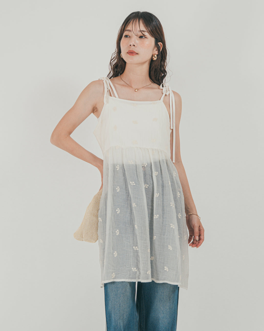 ［SET］ショルダーリボン刺繍Veilキャミ + 10oz サイドタック リラックスデニムパンツ（2SET）