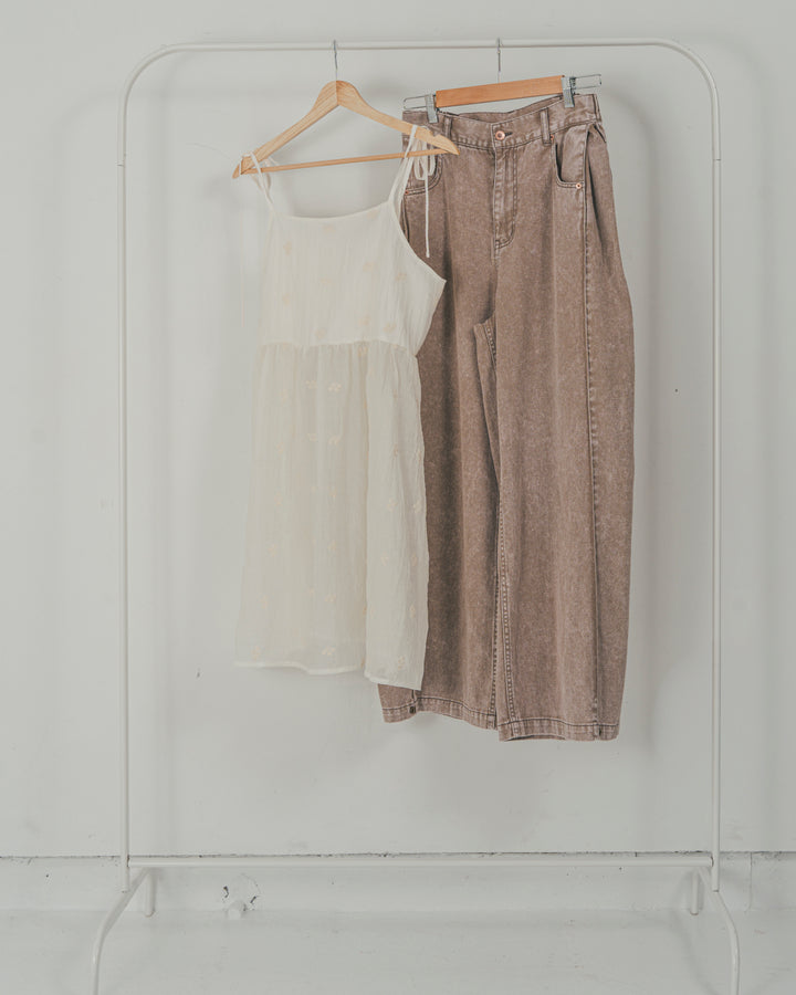 ［SET］ショルダーリボン刺繍Veilキャミ + 10oz サイドタック リラックスデニムパンツ（2SET）