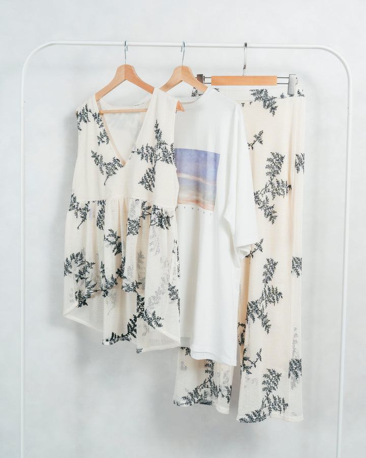 ［SET］フラワーメッシュペプラムトップス+フラワーメッシュパンツ+サンセットグラフィックT（3SET）