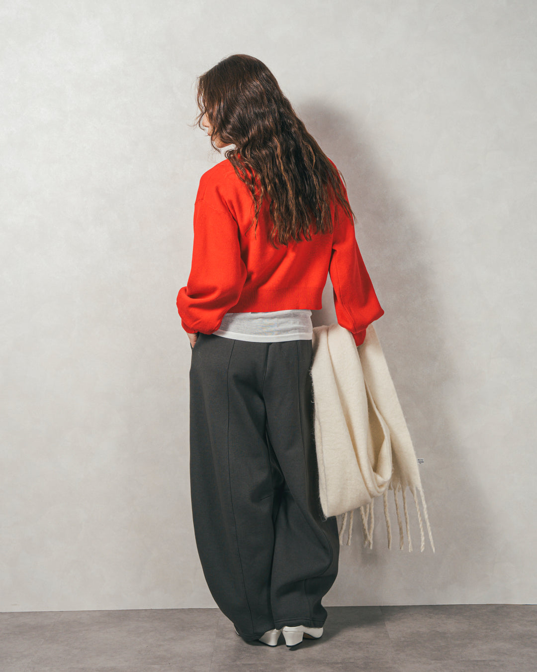 ［SET］スウェットライクロゴ刺繍ニット+Relax 裏起毛カーブパンツ（2SET）