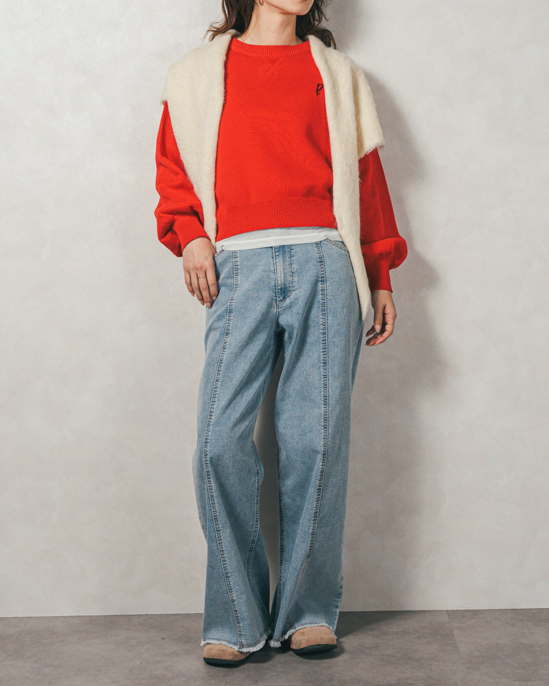 ［SET］スウェットライクロゴ刺繍ニット+センターシーム リラックスカラーデニム（2SET）