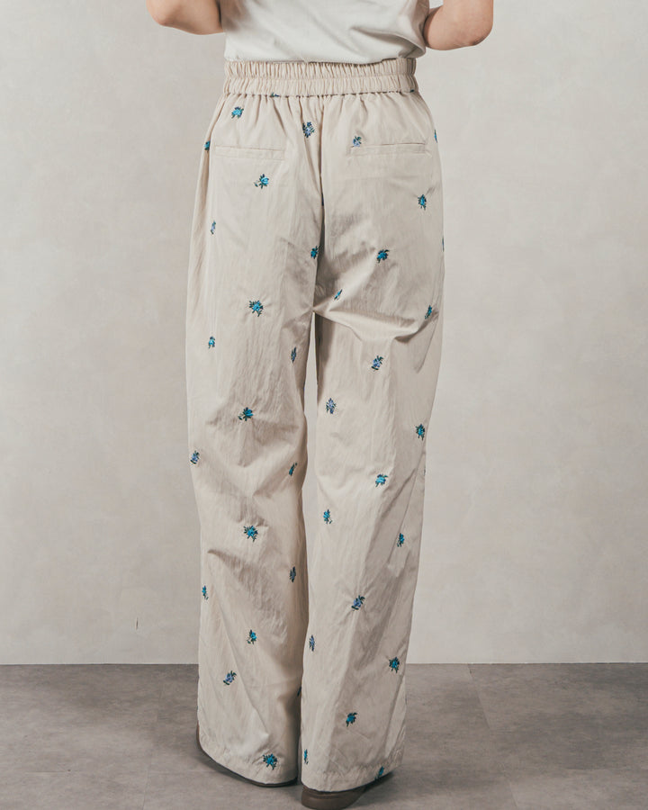 ［SET］Flower刺繍　ボリュームキャミ + Flower刺繍　タックパンツ（2SET）