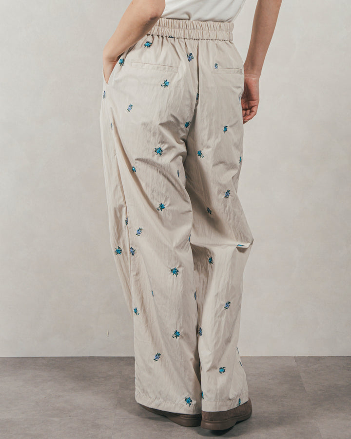 ［SET］Flower刺繍　ボリュームキャミ + Flower刺繍　タックパンツ（2SET）