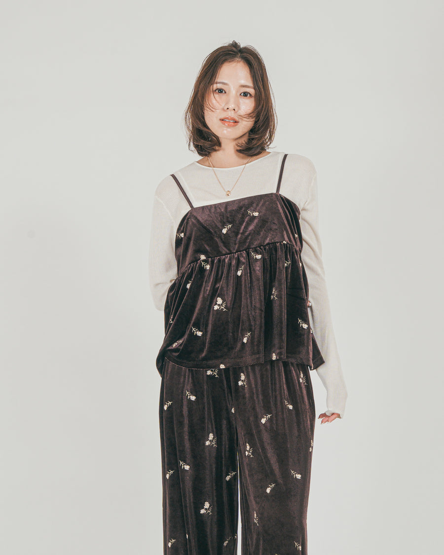 ［SET］Flower刺繍 ベロアペプラムキャミ + Flower刺繍 ベロアパンツ（2SET）