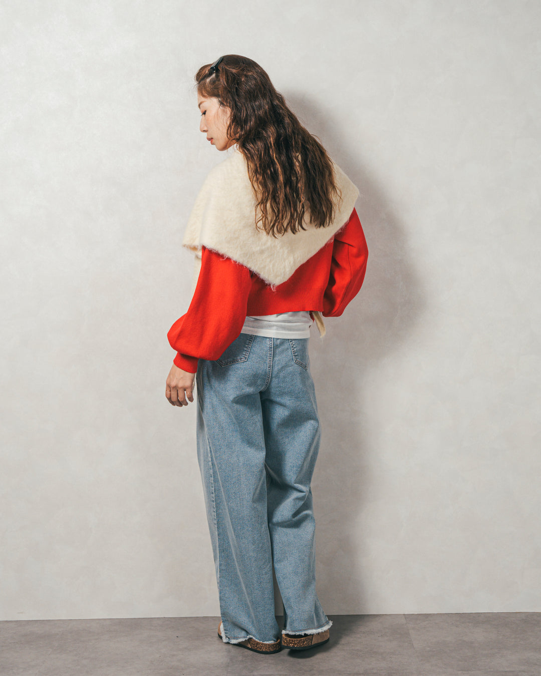 ［SET］スウェットライクロゴ刺繍ニット+センターシーム リラックスカラーデニム（2SET）